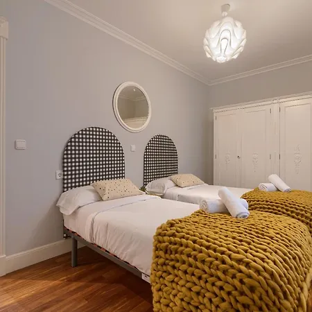 Bailen Reformado Elegante Con Wifi شقة *