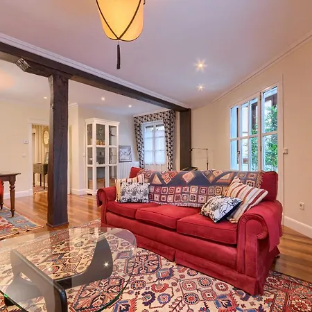 Bailen Reformado Elegante Con Wifi Daire